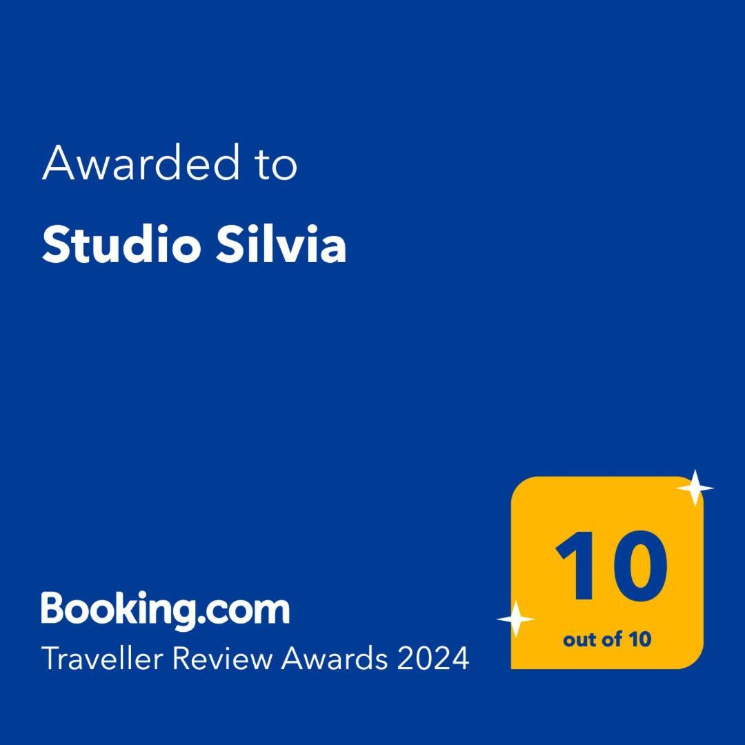 Silvia *
